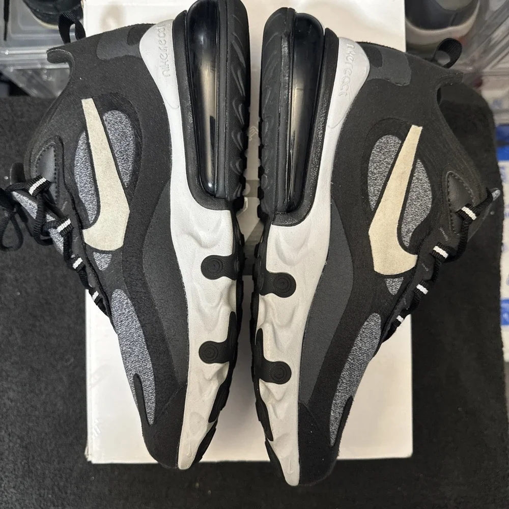 Nike Air Max 270 React Kids Size 13 Black Vast Grey AO4971-001 size 7.5 men - Picture 2 of 10
